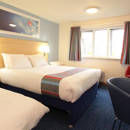 Travelodge Caterham Whyteleafe Warlingham Екстериор снимка