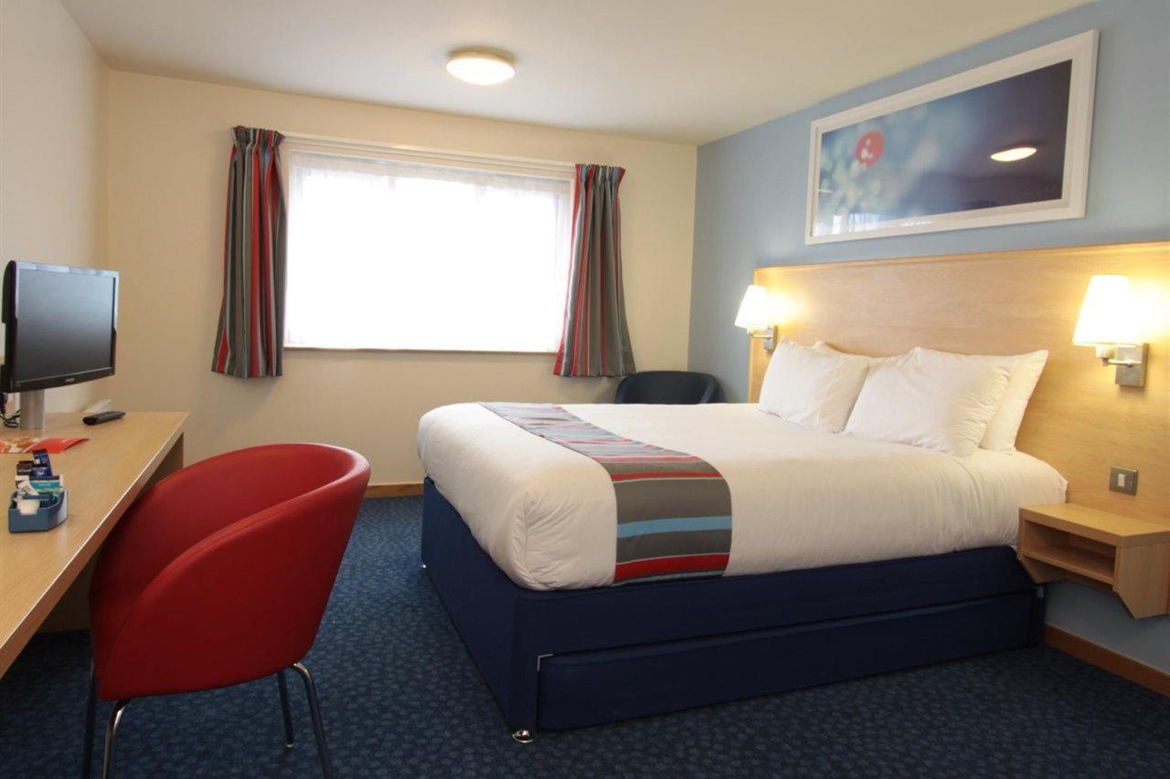 Travelodge Caterham Whyteleafe Warlingham Екстериор снимка