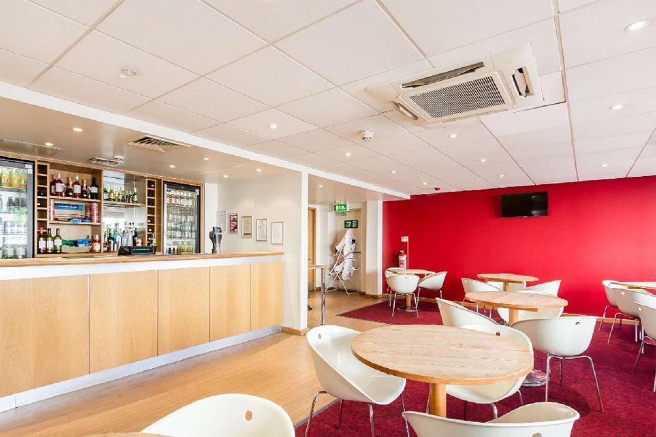 Travelodge Caterham Whyteleafe Warlingham Екстериор снимка